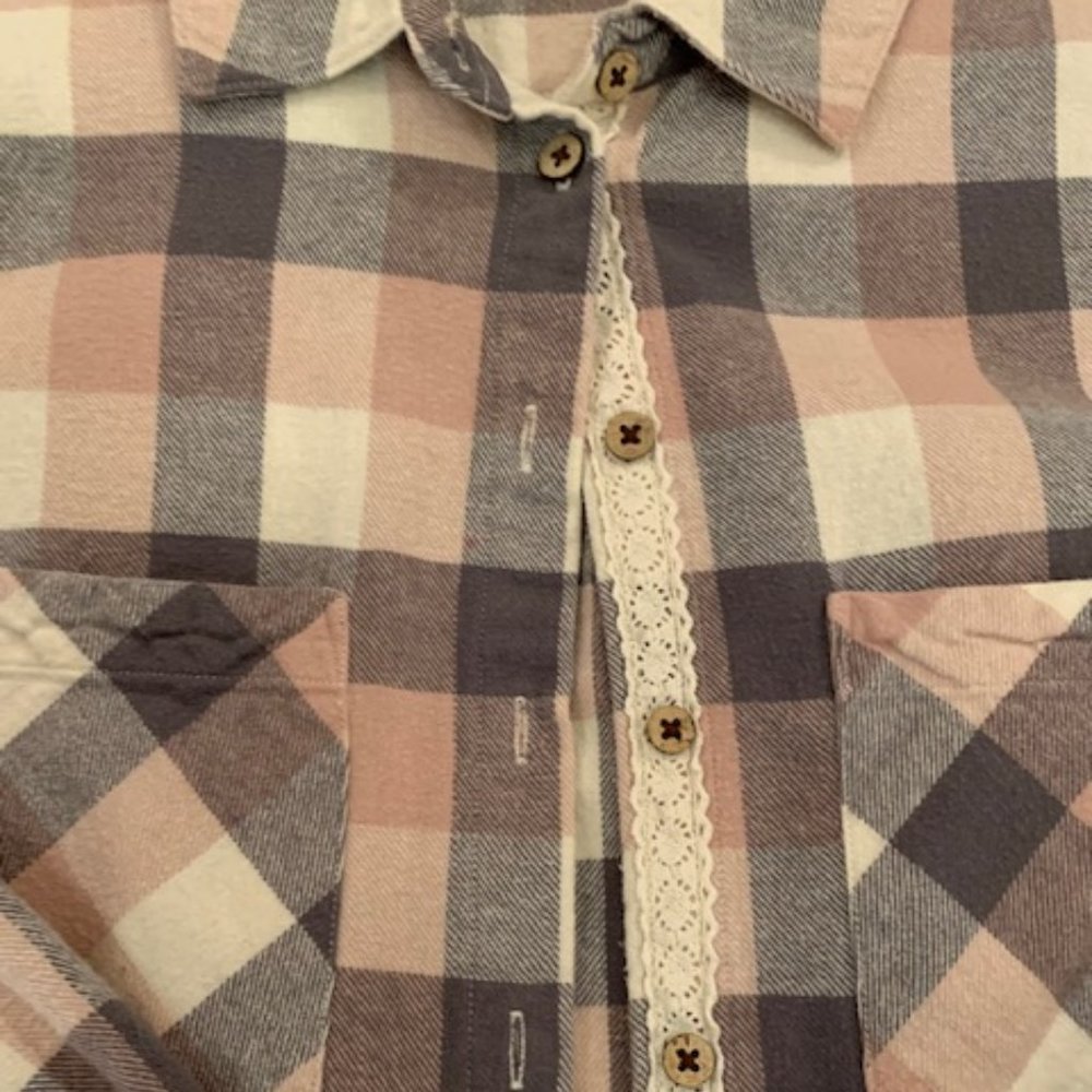 Shyanne Flannel Shirt with Lace Detail - Picture 9 of 9